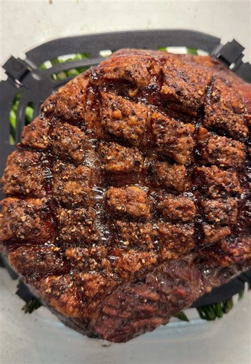 #NinjaPartner PICAÑA JUGOSA EN EL AIRFRYER?🥩🤤claro que yeeeesss con la Ninja Crispi Pro todo es posible🫢 PARA LA CARNE: -2.5lb de picaña -Hacer líneas en vertical y horizontal solo por el lado de la grasa y le vas a agregar una cucharada de mantequilla bastante sal marina y pimienta. Del otro lado de la carne también vas a agregar sal marina, no seas pichirre que después te queda desabrida 😮‍💨 Llévala a la freída de aire con el lado de la grasa por arriba y cocinar a 370g por 40 minutos Una