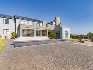 R 15 000 000 | 5 Bedroom House in Blue Hills Equestrian Estate | Private Property