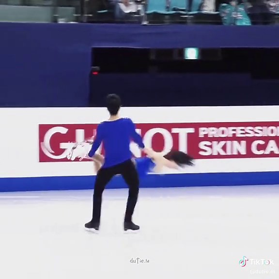 Beautiful Pair Skating Performance by Riku Miura