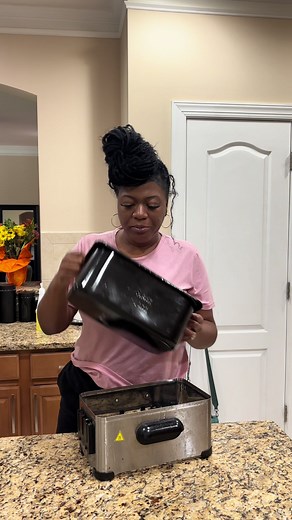 Burnt Fried Chicken 🍗?! CLEAN YOUR DEEP FRYER 😩😂🧼🫧 #thatmanandthemkids #friedfood #cleaningmotivatio