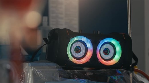 40K views · 391 reactions | Operacja przy muzyce? Dla serialowego dr Bilewicza to norma!"Szpital św. Anny" od poniedziałku do piątku o 16:50 w TVN  | Szpital św. Anny TVN | Facebook