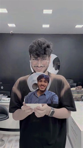 iPhone 17 Pro Max Scammed? 😱📱 Dukandar phas gaya! #Shorts #Prank #iPhone17 #MalikBilal50K