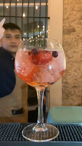 👉 Un restaurante con una increíble atmósfera... Estamos hablando de Gran Lumière ✨ Con una excelente ubicación, Gran Lumière te espera en el corazón del centro histórico 📍 con un oferta gastronómica 🍽 que fusiona la cocina tradicional europea con los sabores occidentales. En tu próxima visita, no te puedes perder la amplia variedad de mixología y cócteles que te llevarán a un viaje de sabor y frescura 🥂 ¡Perfectos para este calorcito! 📲Visita https://linktr.ee/granlumiere para conocer su me