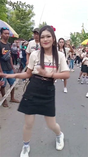 Auntie is really excited #trending #carnival #dj #cover #dance