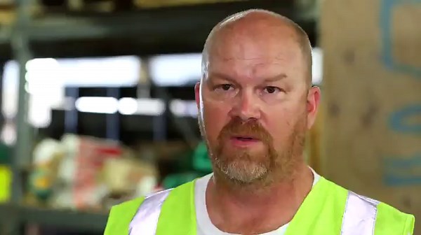 Southwire Ergonomic Wire Stripper - Fast & Clean Wire Stripping for 10-18 AWG Solid & 12-20 AWG Stranded - Stainless Steel Blades - Shears Screws