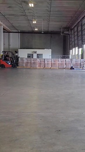Efficient Warehouse Work Strategies | 90s Forklift Videos