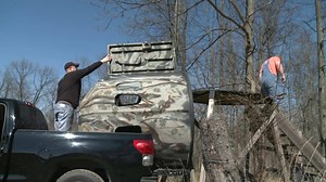 The Blind Turtle is the easiest Hardshell hunting blind to use. Easy to move, Easy to carry, and it's Made in America. Lightweight and great for any type of hunter or hunting. | Innerlocs Out-There TV