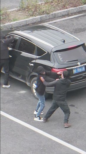 When Danger Came, a Stranger Stepped In#Justice#Bravery#Help#Rescue#Protect#Support#Trust#Hero