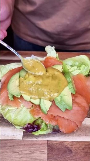 🔥 Smoked Salmon & Avocado Sandwich – Creamy, Fresh & Irresistible! 🥯🐟