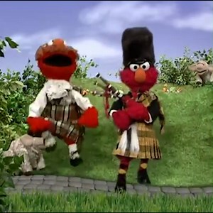 26K views · 2.7K reactions | Elmo is still learning about getting dressed! What do you think Elmo should wear next? 樂 | Elmo | Facebook