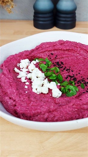 Beetroot & Feta Spread… the colour alone makes me happy 😍 If you’ve never blended beetroot with feta before, you’re missing out — it turns into the creamiest, tangiest, slightly sweet dip that tastes good with everything. Crackers, sourdough, veggie sticks… even straight from the spoon 😄 It takes just a few minutes to make and the flavour is unreal. Recipe in the comments👇 Love easy, homemade spreads like this? Imagine a kitchen full of simple, from-scratch staples you can make in minutes – s