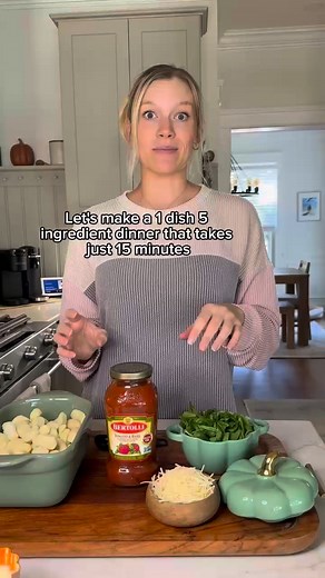 #ad A one dish, 5 ingredient dinner made with @bertolli_us Tomato & Basil Sauce. Who knew you could get such great flavor in just 15 minutes? This tomato basil gnocchi is a must try dinner recipe for your busy weeknight dinners this holiday season! #dinner #dinneridea #familydinner | Brooke AKA Meals and Munchies