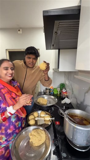 Teena on Instagram: "Bina shadi ke hi ghar me aaj shadi wala mahol kyu tha..? #teenarajawatvlogs"