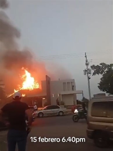 #incendio #lecheria #anzoategui Revelacion De Sexo Termina Con Incendio. Restaurante Oura Lecheria.