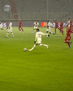 915K views · 37K reactions | ❄️ The Christmas spirit with this wonderful present from Neymar Jr. ✨ ❄️ L'esprit de Noël avec ce formidable cadeau signé Neymar Jr ✨ | PSG - Paris Saint-Germain | Facebook