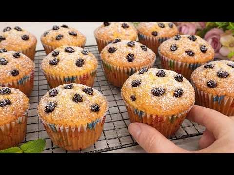 Fluffy yogurt muffins with raisins! The simplest recipe – just mix everything and into the oven!