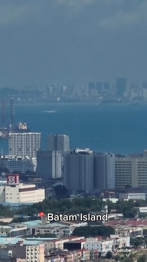 🇮🇩 Fakta menarik tentang Batam, pada saat awal pengembangan tahun 1970-an, pulau ini hanya di huni oleh sekitar 6.000 jiwa, saat ini penduduk Batam lebih dari 1.2 juta jiwa. Video by: @zikra arahman x Fanz Youtube #batam #kotabatam #batamisland #สปีดสโลว์ #สโลว์สมูท | Batam & Kepri Skyscrapercity