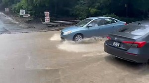 ALERT: A Flash Flood Warning is in effect for parts of Allegheny and Westmoreland counties. Latest weather here: wpxi.tv/3Iyva0i This is currently Crane Avenue in Pittsburgh near the intersection of Route 51, where heavy rain has flooded the roadway. Track the rain and storms: wpxi.tv/40e7N11 | WPXI-TV Pittsburgh