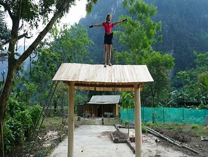 How To Building A Farm Gate Out Of Oval Wood, Build Daily Life At Farm / Alone Living Off Grid | Capi Solo Bushcraft