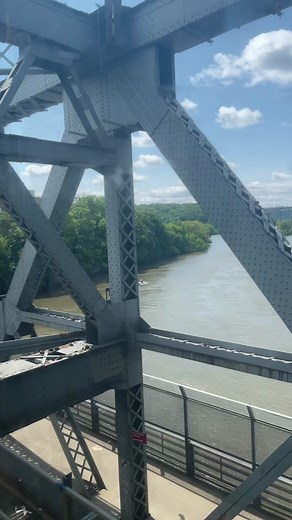 Urban Architecture Tour: Exploring City Structures