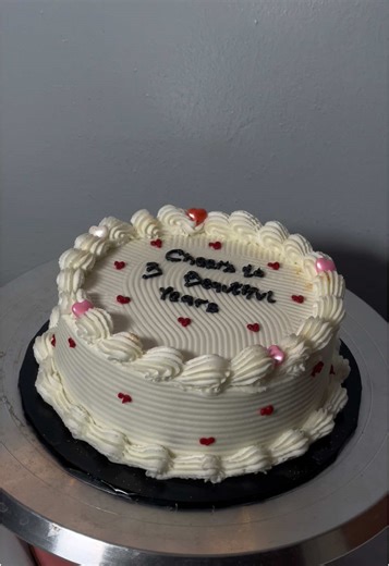 No be wetin my papa send me go do for school be this🤣🤣 When the pressure kicks in I read while decorating cakes 😭 Should I post the original sound??😅 📍location:Tanke ,ilorin Unilorin axis Kindly send a dm to 0.9.0.1.4.9.8.6.8.0.5 to place your order 💕 #cruise #bakerscommunity #baketok #cakesinilorin #cakedecorating