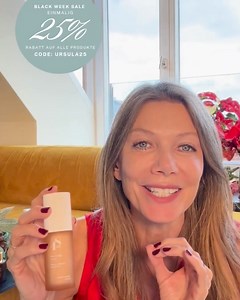 Mit URSULA25 bekommt ihr 25 % auf die gesamte Kollektion 🖤 Ich habe meine Routine um die NeoCell Bio Cream ergänzt und liebe das sanfte, regenerierende Gefühl, das sie meiner Haut schenkt. ✨ Eine Pflege, die Eleganz und Wirkung verbindet. 💧 | Ursula Karven