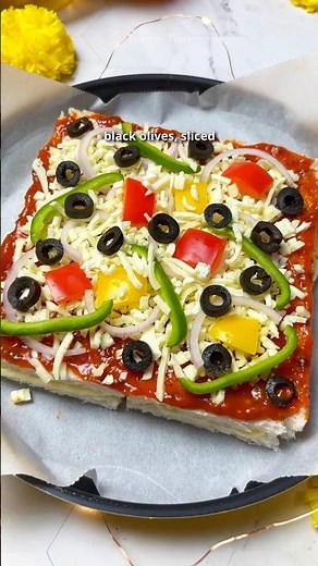 Bread Pizza Recipe | Pull-Apart Cheese Burst Pizza Toast Recipe
