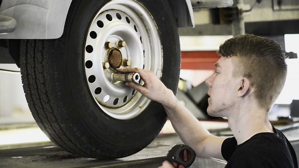 10 Signs Your Tires Aren’t as Safe as You Think