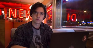 It's Time To Talk About How Much Young Skeet Ulrich & Cole Sprouse Are Legit Twins