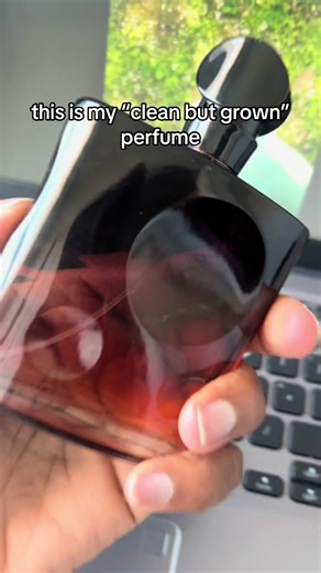 Smells mature without feeling heavy or dated. #grownenergy #modernfloral #perfumevibes