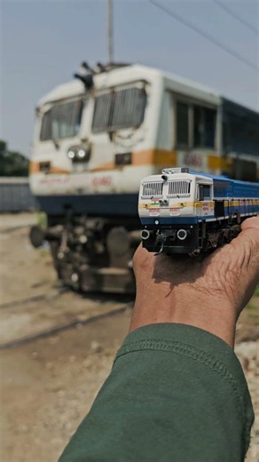 WDP4D Ho Scale Vs Real Locomotive