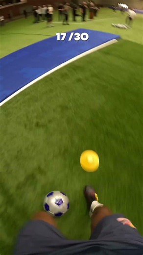 Um desafio e tanto, em? 😮‍💨 #redbull #tedáaaasas #futebol #desafio #endrick
