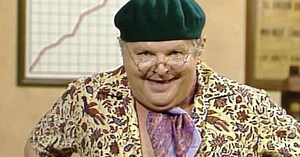 El horrendo final de Benny Hill: murió solo y su cadáver estuvo 5 días frente a la tevé rodeado de platos sucios