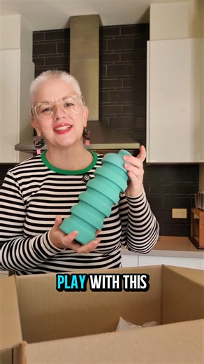 💧 We just launched our new Flat Stacks Collapsible Water Bottle! And our customers are already obsessed 😍 It’s 1 L, leakproof, BPA-free, and collapses flat when you’re done — saving space in your bag, fridge, or car. Perfect for travel, school runs, or daily hydration. 💚 Grab yours here: 👉 https://flatstacks.com.au/collections/accessories/products/new-flat-stacks-water-bottle #FlatStacks #CollapsibleWaterBottle #ReusableBottle #EcoFriendly #FlatStacksFam #AustralianMade #TravelEssentials #Hy