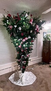 163K views · 384 reactions | ❤️ It’s time! ❤️ Phase 1 - Tree up! This will be our upside down tree’s last time glistening in this house! She will start new upside down traditions in a new home next year 殺 #traditions #upsidedownchristmastree #treedecorating #bittersweet #themostwonderfultimeoftheyear #treeup | Homestead Harmony | Facebook