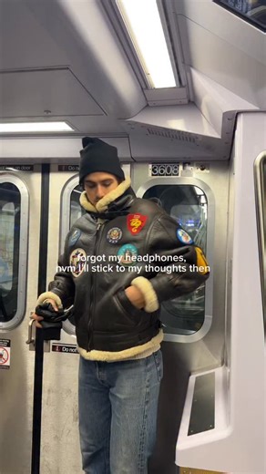 Tony Özkan | Overthinker by heart | Instagram