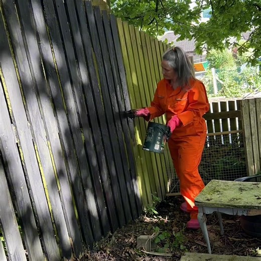 I painted my entire garden fence in 10 minutes with this hack