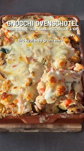 GNOCCHI OVENSCHOTEL MET ROMIGE TRUFFELSAUS, OUDE KAAS, MOZZARELLA & KIP 🍝🧀 | 575 kcal & 34 gram eiwit ✨ Oh my!!! Dit kan ik iedere dag wel eten. Heb jij zin in een lekkere, romige & makkelijke ovenschotel? Die goed vult en eiwitrijk is? En ben je dol op truffelsmaak & kaas? Dan heb ik het antwoord voor je: MAAK. DIT. 😍😮‍💨 Ingrediënten (6 personen): ▫️1000 gram gnocchi ▫️300 gram kipfilet ▫️2 rode paprika’s ▫️1 courgette ▫️1 rode ui ▫️250 gram champignons ▫️5 teentjes knoflook ▫️2 el olijfol