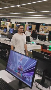 25K views · 71 reactions | La nueva laptop Lenovo es todo lo que estás buscando  Con su pantalla táctil ysu procesador de alto rendimiento podrás hacer cualquier tarea que necesites ‍ Dobla su pantalla y conviértela en una Tablet para aquellos diseñadores que buscan lo mejor  Consíguela aquí en IVOO  | ivoo Venezuela | Facebook