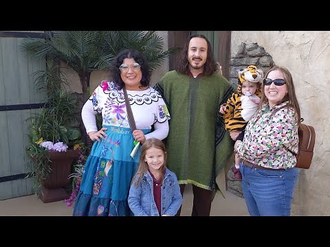 Boo at the Zoo 2022 - Louisville Zoo - Family Adventures Friday