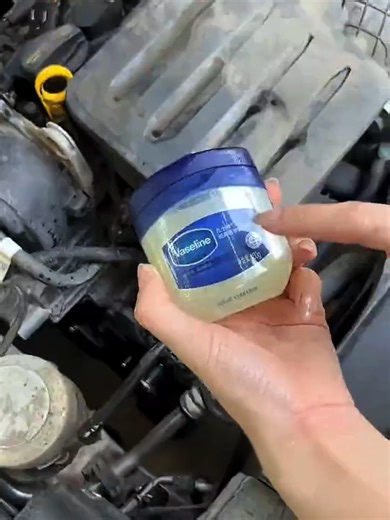 🤯 99% no sabe #5 usos vaselina auto aquí #tips #usatiktok #estadosunidos🇺🇸 #car