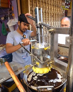 Vadodara Most Popular Automatic Machine Wali Bhajiya Bulk Making Rs. 30/- Only | India Eat Mania