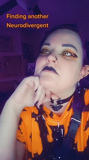 When you find someone who vibes with your weirdness or another spicy brain 🤣🤣🖤🖤 #neurodivergent #altmakeup #fangs #elfears #alphabetmafia #morningstarsangels😈🖤