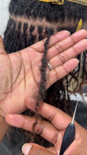 Danielle E. Brown on Instagram: "Learn to use the .75 interlocking crochet hook to get rid of frizzy locs #locs #interlocking #crochetlocs #locrepair #locmaintenance #locstylesforwomen #fyp"
