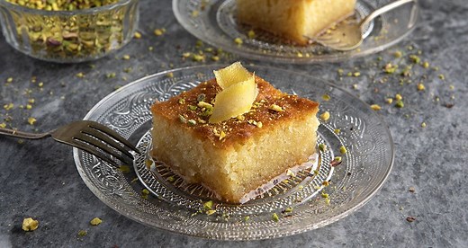 Sweet semolina cake - Ravani