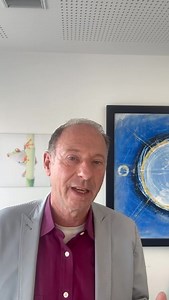 Grüne und Ökosozialisten verbreiten immer wieder das Märchen von der "Wasserknappheit infolge des Klimawandels" auf der Erde. Physikalischer Fakt ist: die Menge des Wassers auf dem Planeten Erde bleibt immer gleich. Es wechselt zwar vom Wasserdampf zu Wasser zu Eis oder wieder zurück. Aber es kann diesen Planeten nicht verlassen. Wir von der AfD setzen uns seit Jahren für mehr Bildung an unseren Schulen ein. Davon könnten auch Linke und Grüne profitieren! | Dr. Rainer Balzer