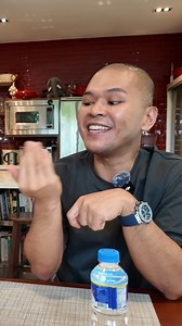 Alam nyo ba na camera-shy dati si Chef RV Manabat? Yes, isa sa pinakasikat na food vloggers sa Pilipinas ay nagsimula din as a beginner as a vlogger! Alamin kung paano sya nagsimula as a vlogger. Along the way, pag-u-usapan din namin kung paano siya nagsimula as a chef. Syempre, titimusan natin ang pride of Biñan - ang Bibingka ng Chef RV Cafe! Marami siya inspiring words lalo na sa mga gusto magsimula ng food business. Priceless advice from a successful chef and vlogger! | Jayzar Recinto