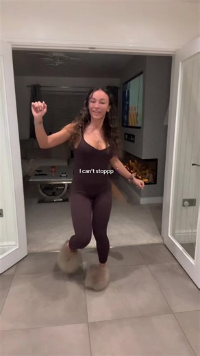 Stop playingggg 🕺🔥 #tune #shuffles 😂 #fypagee