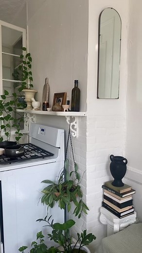 In NYC this style is called a “railroad apartment” becasue each room leads into the next 🤍 #railroadapartment #apartmentlayout #nycapartment #decorinspo #vintagedecor