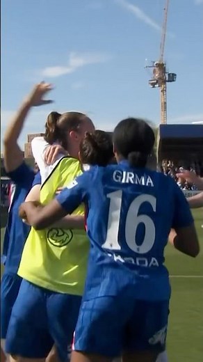 Veerle Buurman scores in the 86th minute to grab her first in Chelsea blue! 👏
